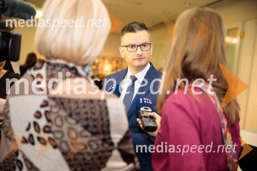 Priznanje za življenjsko delo na področju managementa Jožetu Mermalu, januarsko srečanje Združenja Manager