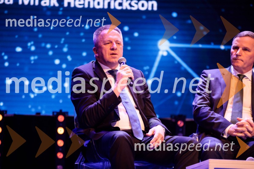 Priznanje za življenjsko delo na področju managementa Jožetu Mermalu, januarsko srečanje Združenja Manager