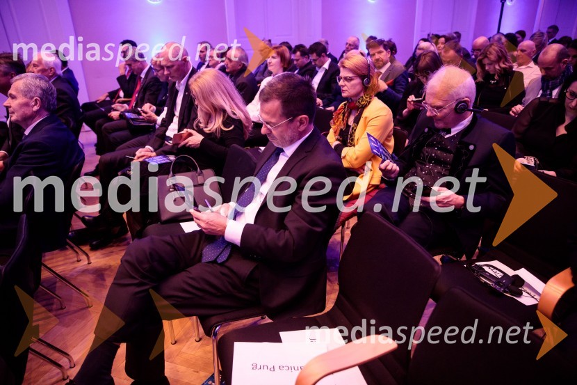 Priznanje za življenjsko delo na področju managementa Jožetu Mermalu, januarsko srečanje Združenja Manager