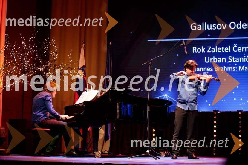 Priznanje za življenjsko delo na področju managementa Jožetu Mermalu, januarsko srečanje Združenja Manager