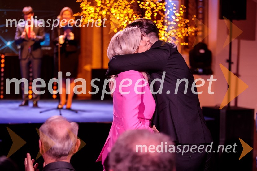 Priznanje za življenjsko delo na področju managementa Jožetu Mermalu, januarsko srečanje Združenja Manager