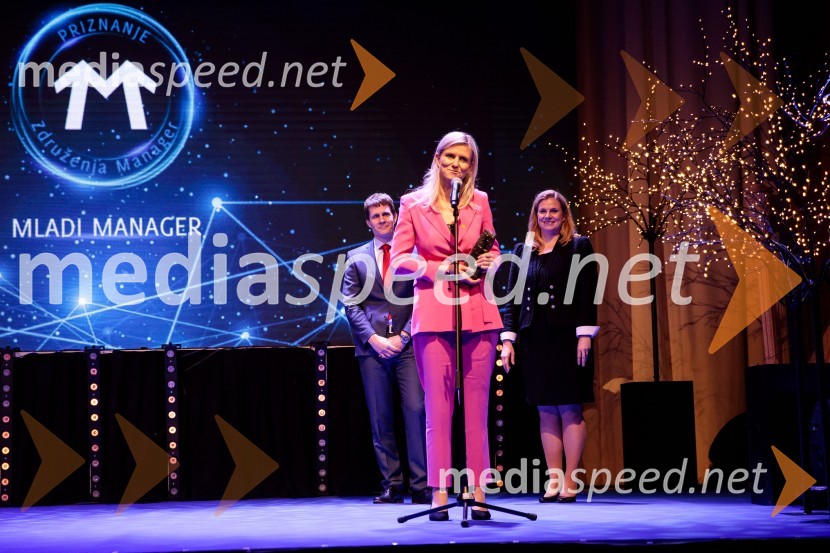 Priznanje za življenjsko delo na področju managementa Jožetu Mermalu, januarsko srečanje Združenja Manager