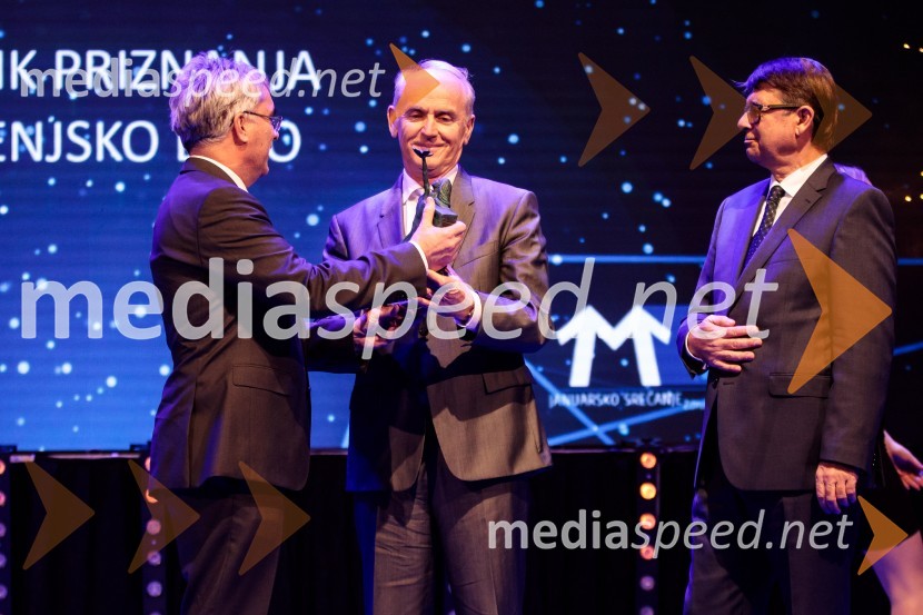 Priznanje za življenjsko delo na področju managementa Jožetu Mermalu, januarsko srečanje Združenja Manager