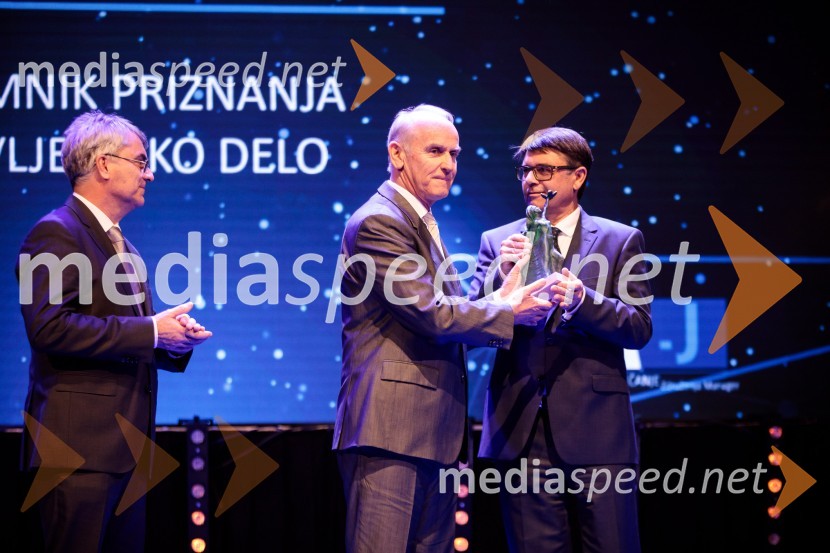 Priznanje za življenjsko delo na področju managementa Jožetu Mermalu, januarsko srečanje Združenja Manager