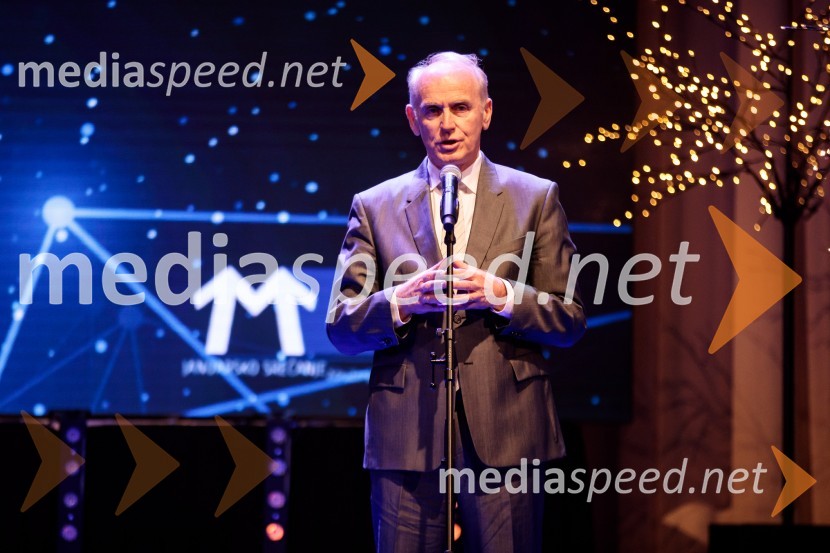 Priznanje za življenjsko delo na področju managementa Jožetu Mermalu, januarsko srečanje Združenja Manager