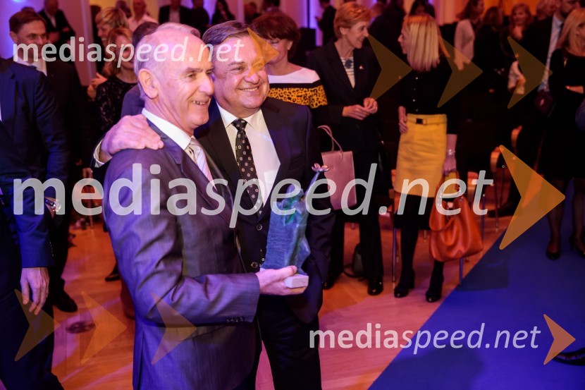 Priznanje za življenjsko delo na področju managementa Jožetu Mermalu, januarsko srečanje Združenja Manager