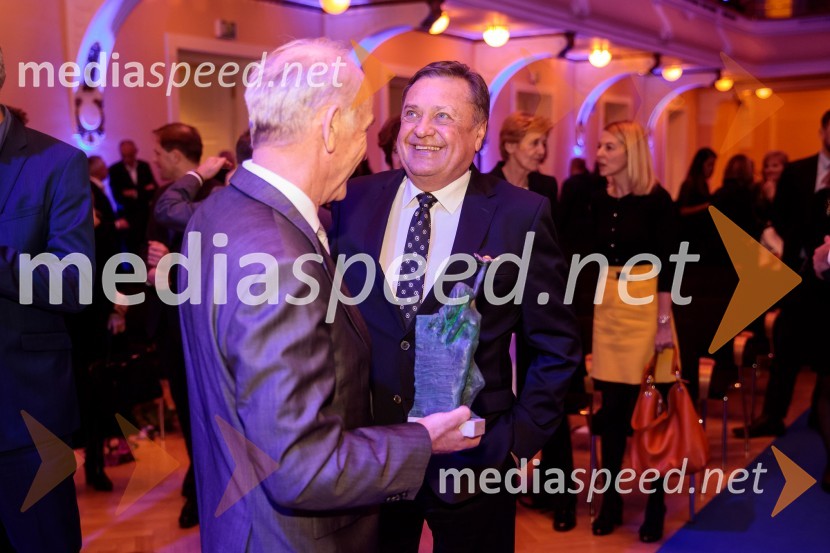 Priznanje za življenjsko delo na področju managementa Jožetu Mermalu, januarsko srečanje Združenja Manager