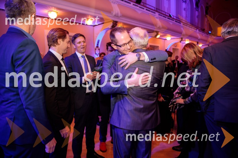 Priznanje za življenjsko delo na področju managementa Jožetu Mermalu, januarsko srečanje Združenja Manager