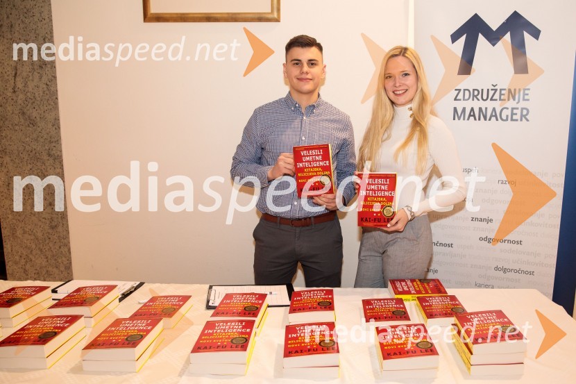 Priznanje za življenjsko delo na področju managementa Jožetu Mermalu, januarsko srečanje Združenja Manager