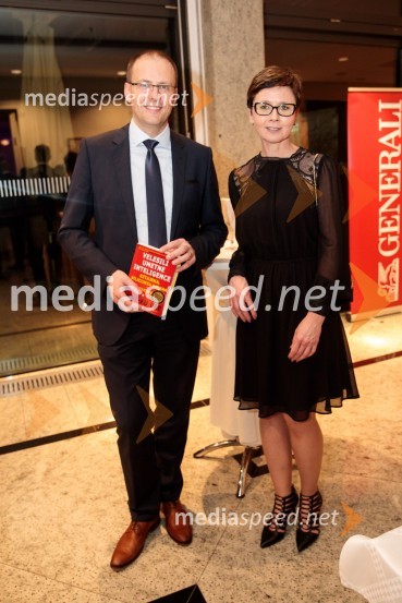 Priznanje za življenjsko delo na področju managementa Jožetu Mermalu, januarsko srečanje Združenja Manager