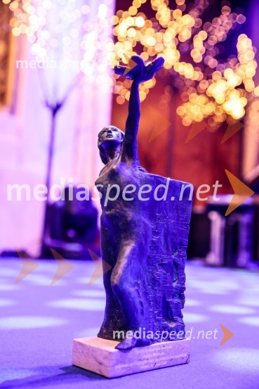 Priznanje za življenjsko delo na področju managementa Jožetu Mermalu, januarsko srečanje Združenja Manager