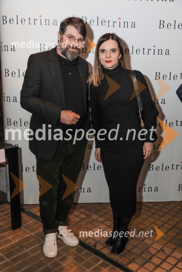  Luka Novak;  Valentina  Smej Novak, kolumnistka, prevajalka in TV voditeljicaBeletrina, sprejem