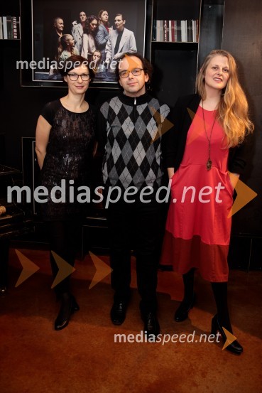  Simona  Belle, služba za stike z javnostmi MGL;  ... ;  ... Življenje drugih, premiera drame