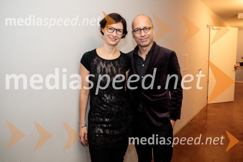  Simona  Belle, služba za stike z javnostmi MGL;  Martin Konte, poslovnežŽivljenje drugih, premiera drame