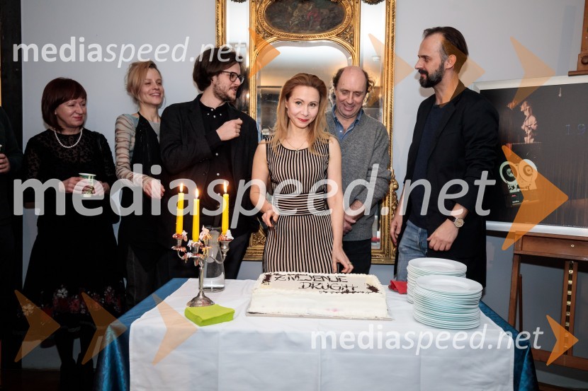  Diana Koloini, umetniška direktorica, Drama SNG Maribor;  ... ;  Jan Krmelj, režiser;  Saša  Mihelčič, igralka;  Janez Škof, igralec;  Uroš Fürst, igralecŽivljenje drugih, premiera drame