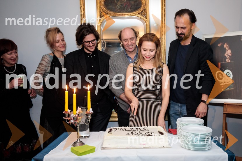  Diana Koloini, umetniška direktorica, Drama SNG Maribor;  ... ;  Jan Krmelj, režiser;  Janez Škof, igralec;  Saša  Mihelčič, igralka;  Uroš Fürst, igralecŽivljenje drugih, premiera drame