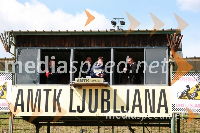 Marjan Fortin, napovedovalec, Damjan turšič, sodnik, Gregor Žigante, sodnik in Andrej Matjašec, predsednik ST LendavaSpeedway, DP posameznikov 2008, 4. dirka - finale