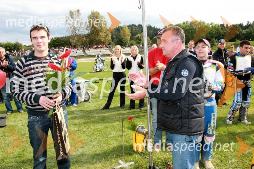 Jernej Kolenko, nekdanji spidvejist in Janez Tomažič, predsednik sekcije za Speedway AMTK LjubljanaSpeedway, DP posameznikov 2008, 4. dirka - finale