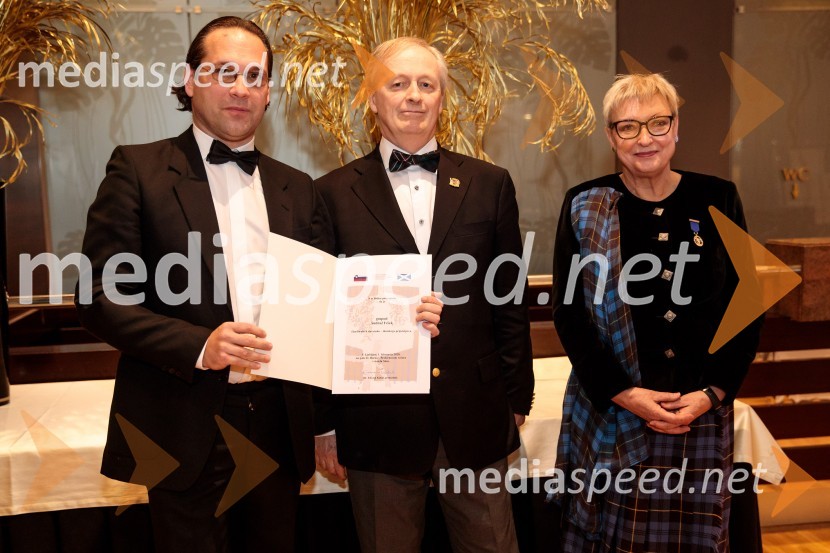  Andraž Ivšek;  dr. Edvard  Kobal, direktor Slovenske znanstvene fundacije;  Majda Debevc, sommelierka, The Keeper of the quaich22. Burns-Prešernov večer 2020