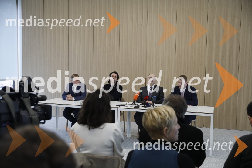  Jurij Rihar, ELEA iC ;  Matija  Bevk, arhitekt; dr. Nedžad Grabus, mufti islamske skupnosti;  ... Predstavitev pred odprtjem Muslimanskega kulturnega centra v Ljubljani