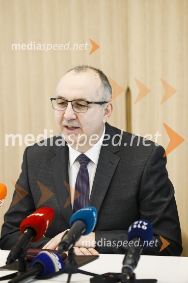 dr. Nedžad Grabus, mufti islamske skupnostiPredstavitev pred odprtjem Muslimanskega kulturnega centra v Ljubljani