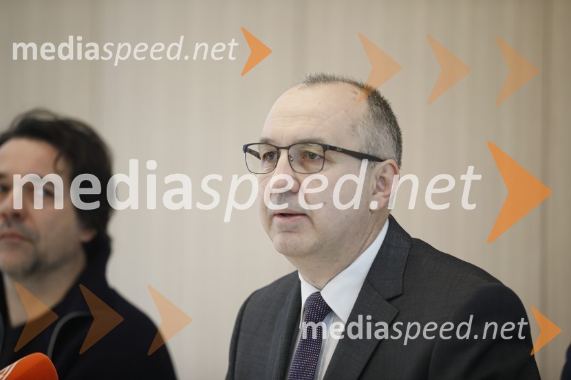 dr. Nedžad Grabus, mufti islamske skupnostiPredstavitev pred odprtjem Muslimanskega kulturnega centra v Ljubljani