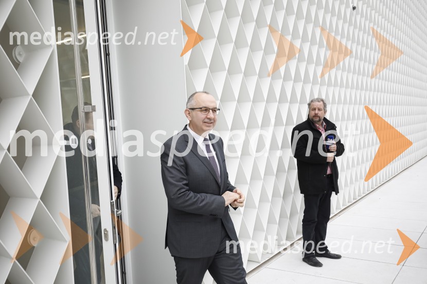 dr. Nedžad Grabus, mufti islamske skupnosti;  ... Predstavitev pred odprtjem Muslimanskega kulturnega centra v Ljubljani