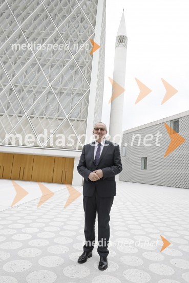 dr. Nedžad Grabus, mufti islamske skupnostiPredstavitev pred odprtjem Muslimanskega kulturnega centra v Ljubljani
