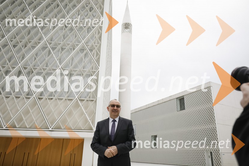dr. Nedžad Grabus, mufti islamske skupnostiPredstavitev pred odprtjem Muslimanskega kulturnega centra v Ljubljani