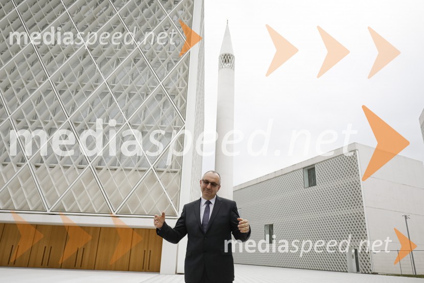 dr. Nedžad Grabus, mufti islamske skupnostiPredstavitev pred odprtjem Muslimanskega kulturnega centra v Ljubljani