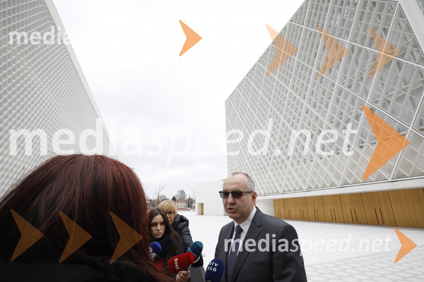 dr. Nedžad Grabus, mufti islamske skupnostiPredstavitev pred odprtjem Muslimanskega kulturnega centra v Ljubljani