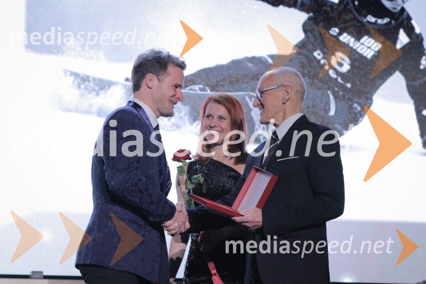  Tim  Mastnak, deskar na snegu ;  Katarina Venturini, nekdanja plesalka;  Miroslav Cerar, nekdanji gimnastičar, predsednik Odbora za podeljevanje Bloudkovih priznanj55. podelitev Bloudkovih priznanj