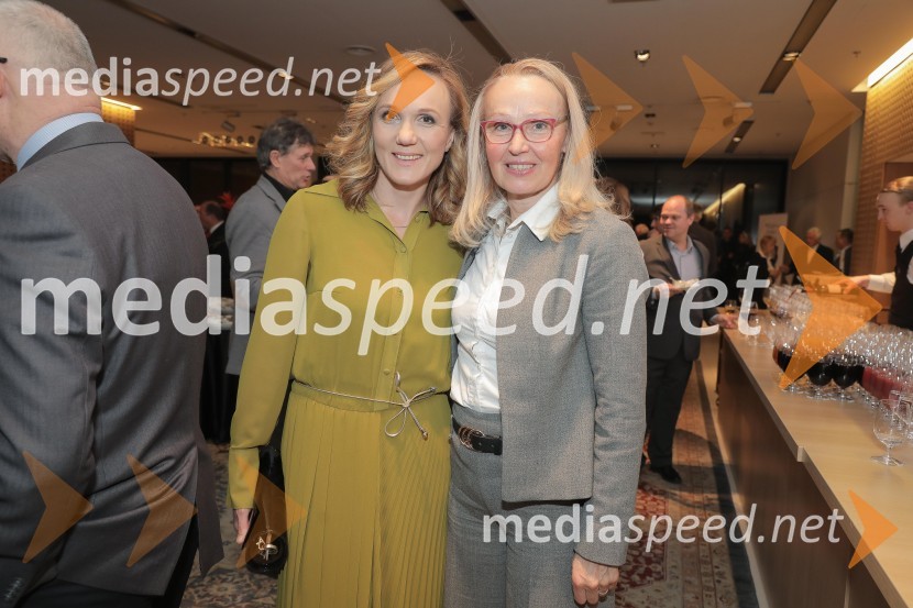  Petra Majdič, nekdanja slovenska smučarska tekačica, članica Odbora za podeljevanje Bloudkovih priznanj;  ... 55. podelitev Bloudkovih priznanj