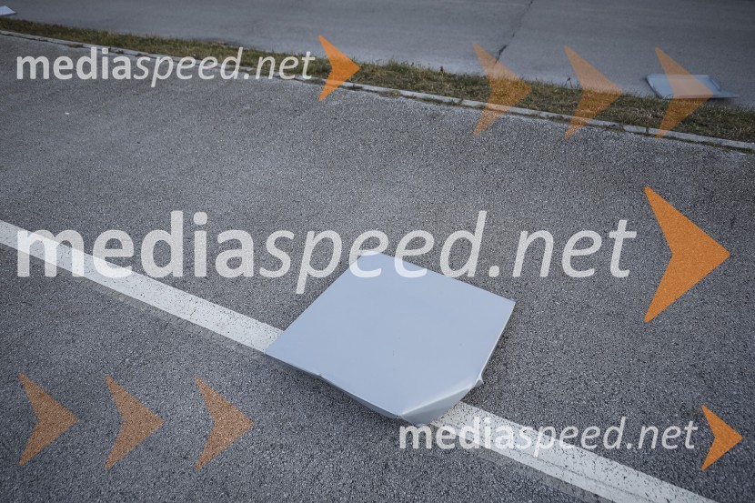 Močan veter pustošil po Kranju