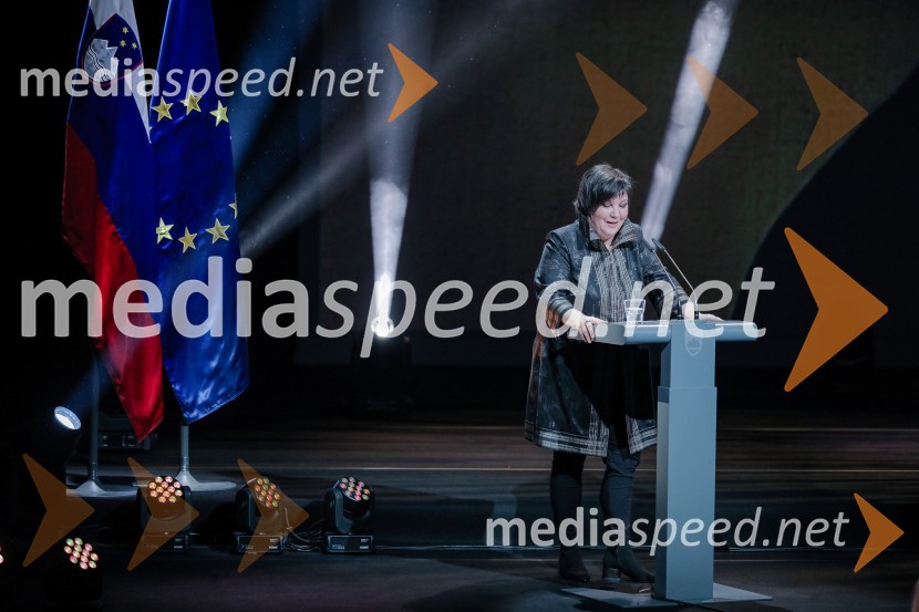  Ira Ratej, dramaturginjaPodelitev Prešernovih nagrad ob slovenskem kulturnem prazniku