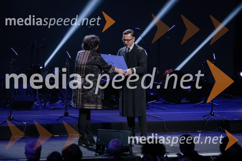  Ira Ratej, dramaturginja;  Alan Hranitelj, kostumografPodelitev Prešernovih nagrad ob slovenskem kulturnem prazniku