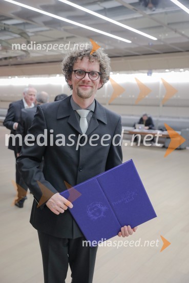  Luka Juhart, glasbenikPodelitev Prešernovih nagrad ob slovenskem kulturnem prazniku