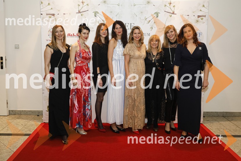  Lara Burazer, jezikoslovka in prevajalka, soorganizatorka WEF Slovenia 2020;  Jerca Legan Cvikl, predsednica fundacije Ženske brez meja in soorganizatorka WEF Slovenia 2020;  ... ;  ... ;  ... ;  Barbra Jermann, urednica Suzy/Delo;  ... ;  ... Women economic forum, gala večerja in podelitev nagrad