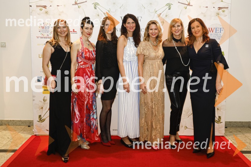  Lara Burazer, jezikoslovka in prevajalka, soorganizatorka WEF Slovenia 2020;  Jerca Legan Cvikl, predsednica fundacije Ženske brez meja in soorganizatorka WEF Slovenia 2020;  ... ;  ... ;  ... ;  ... ;  ... Women economic forum, gala večerja in podelitev nagrad