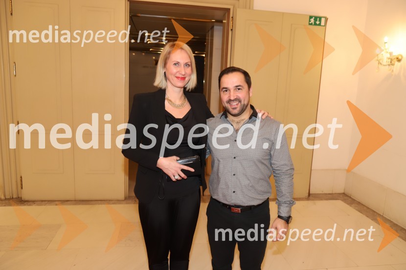  Mateja Kožuh, producentka in joga učiteljica MS7;  Tim Ribič, operni pevec, lastnik restavracije Miyabi, 1. tenor, Slovenski oktetSimon Boccanegra, premiera opere SNG Maribor