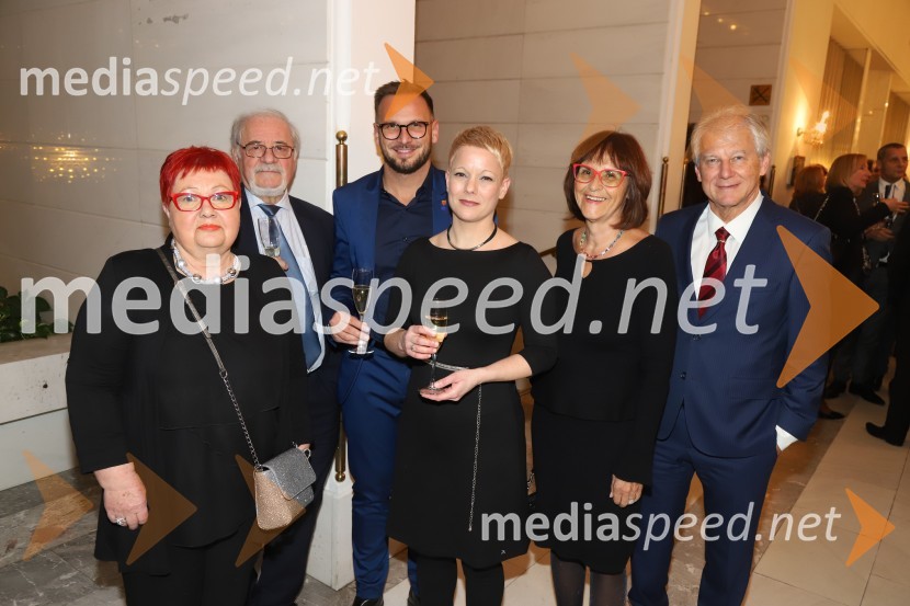  Zdenka Križanič, mestna svetnica, Lista župana Andreja Fištravca, predsednica odbora za podelitev Glazarjevih nagrad;  ... ;  David  Klobasa, župan Občine Sveta Trojica in podjetnik;  ... ;  Andreja Kračun, predsednica, Dobrodelno združenje Koraki za korakce;  prof. dr. Davorin  Kračun, ekonomist, predsednik Fiskalnega sveta, član Rotary Cluba MariborSimon Boccanegra, premiera opere SNG Maribor