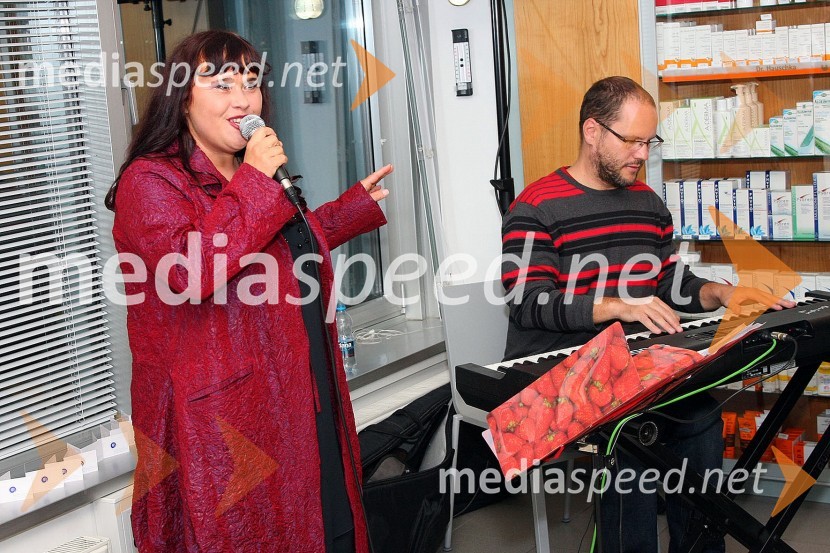 Mia Žnidarič, pevkaPrvi rojstni dan Dermatološko medicinskega centra Dimnik - Žgavec