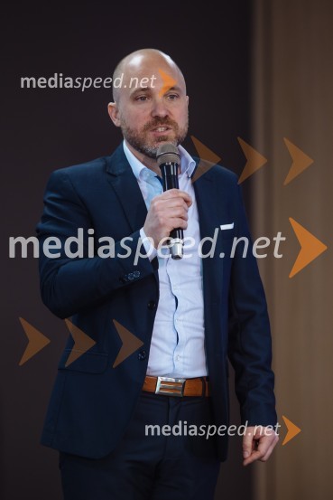  Gaber Marolt, NLP centerDigitalni laboratorij: Uporabni recepti za večjo prodajo na spletu