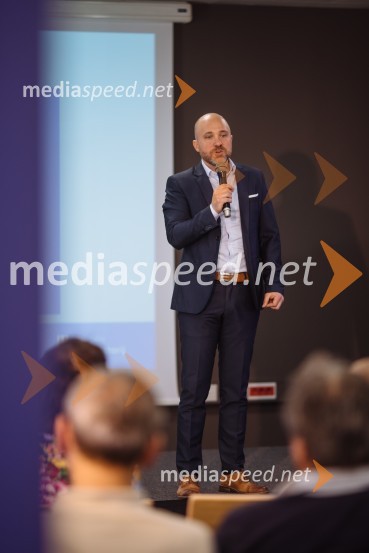  Gaber Marolt, NLP centerDigitalni laboratorij: Uporabni recepti za večjo prodajo na spletu