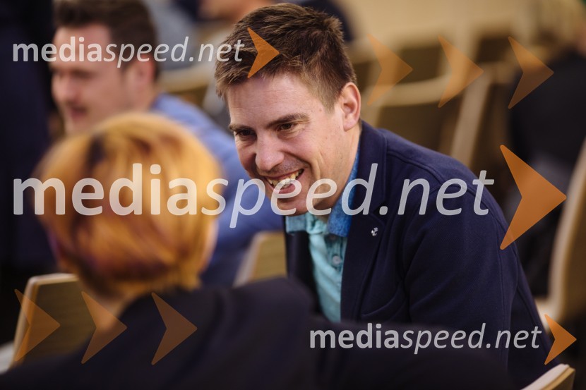 Digitalni laboratorij: Uporabni recepti za večjo prodajo na spletu