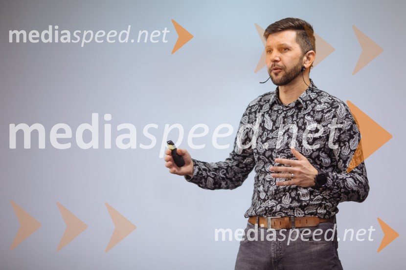  Roman Čretnik, IT MelonaDigitalni laboratorij: Uporabni recepti za večjo prodajo na spletu