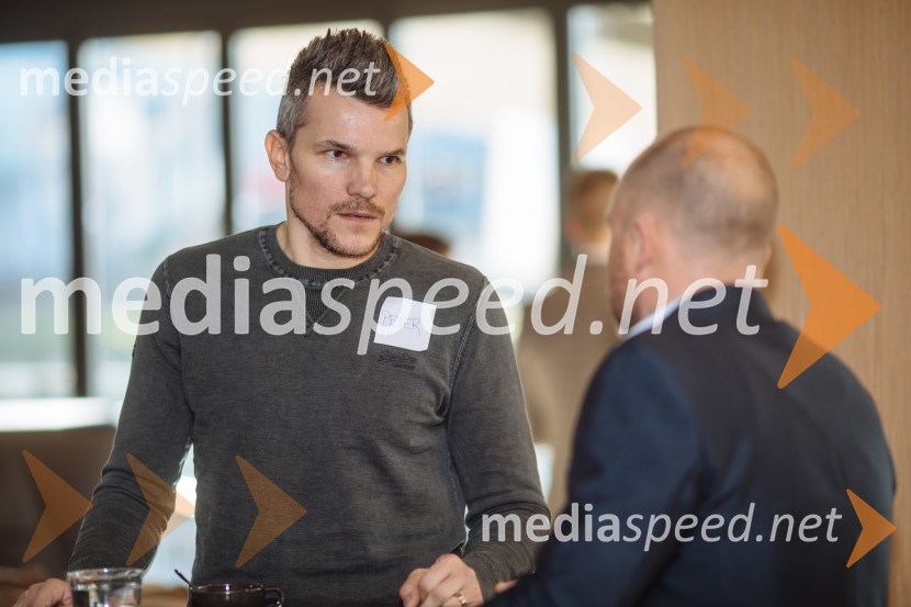 Digitalni laboratorij: Uporabni recepti za večjo prodajo na spletu