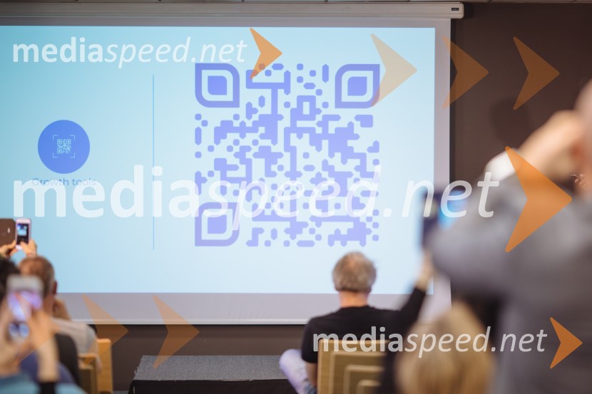 Digitalni laboratorij: Uporabni recepti za večjo prodajo na spletu