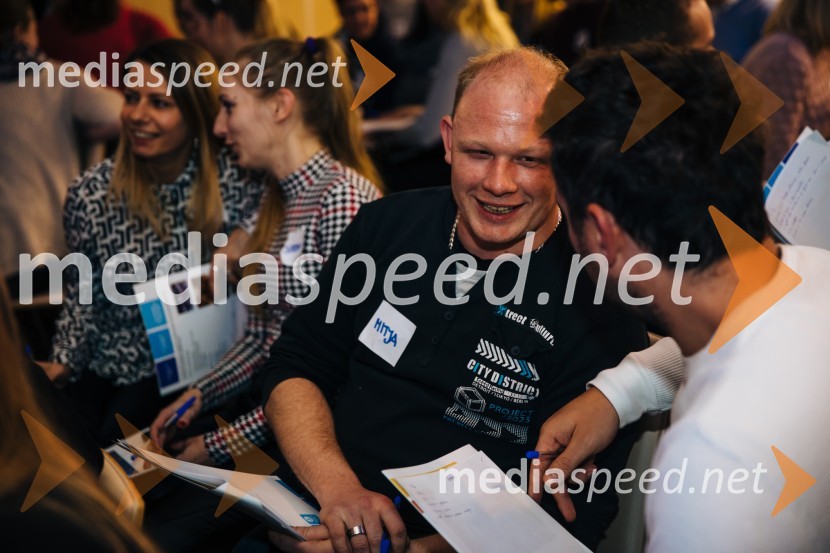 Do uspeha z NLP in hipnozo