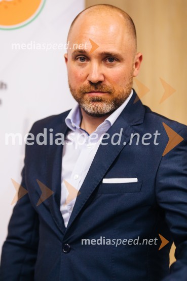  Gaber Marolt, NLP centerDo uspeha z NLP in hipnozo